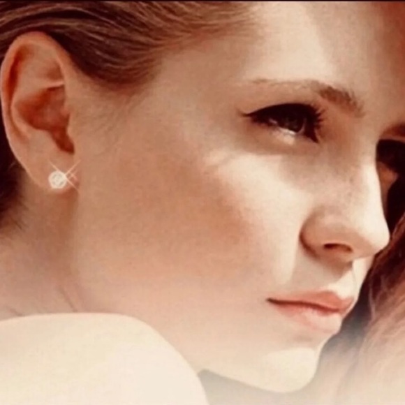 New! Cubic Zirconia Stud Earrings - Picture 2 of 7